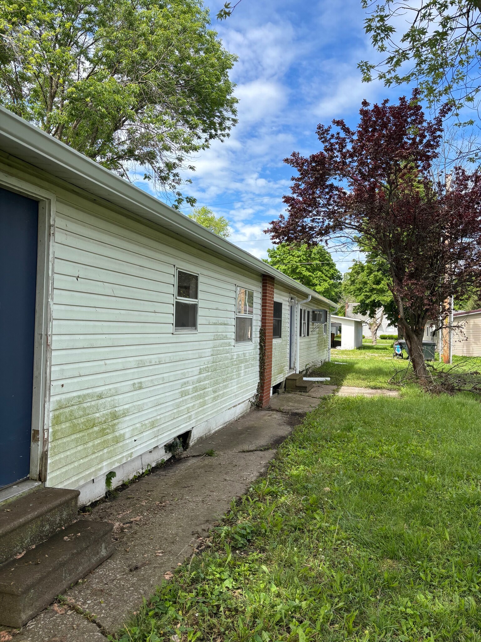 Building Photo - 405 Joan Dr
