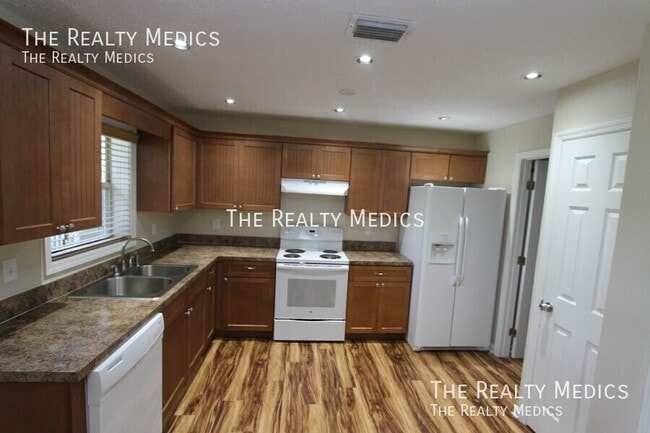 Building Photo - 1159 Fountainhead Dr
