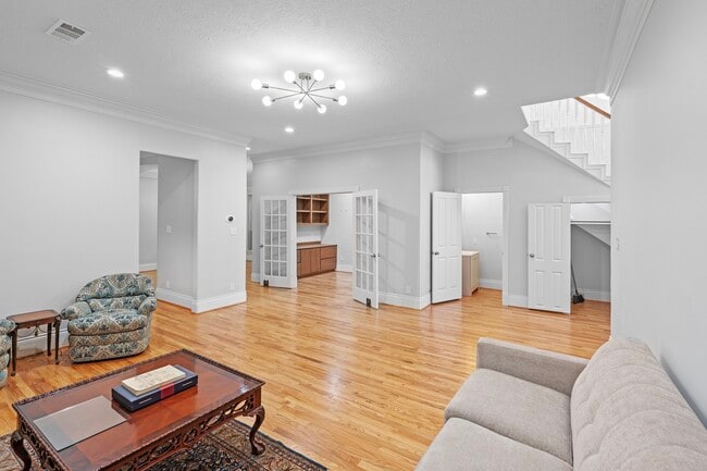 Building Photo - 4742 Post Oak Timber Dr