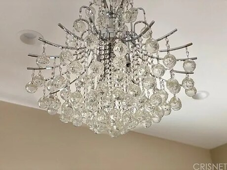 lustre - 6657 Enfield Ave