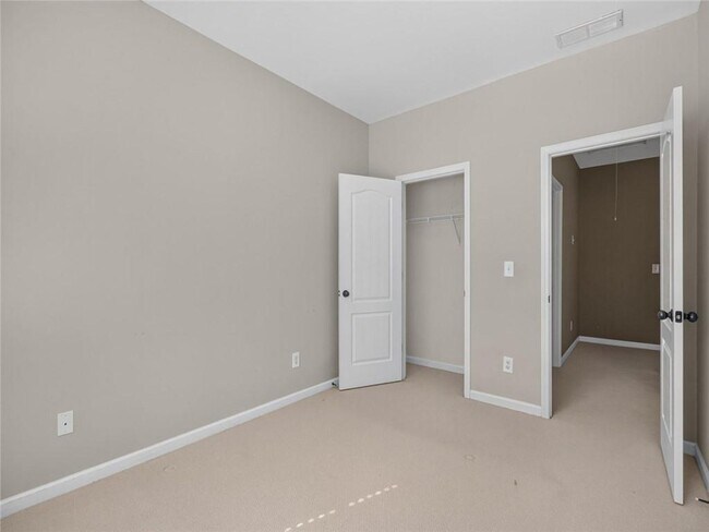 Building Photo - 5060 Hastings Terrace
