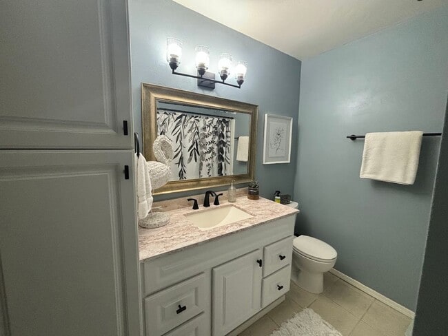 Building Photo - Fully Furnished 2 Bed / 1 Bath Condo Near Downtown La Mesa
