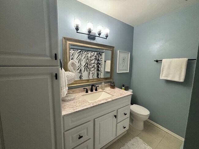 Building Photo - Fully Furnished 2 Bed / 1.5 Bath Condo Near Downtown La Mesa