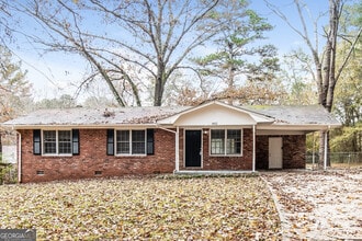 Building Photo - 892 Oak Dr