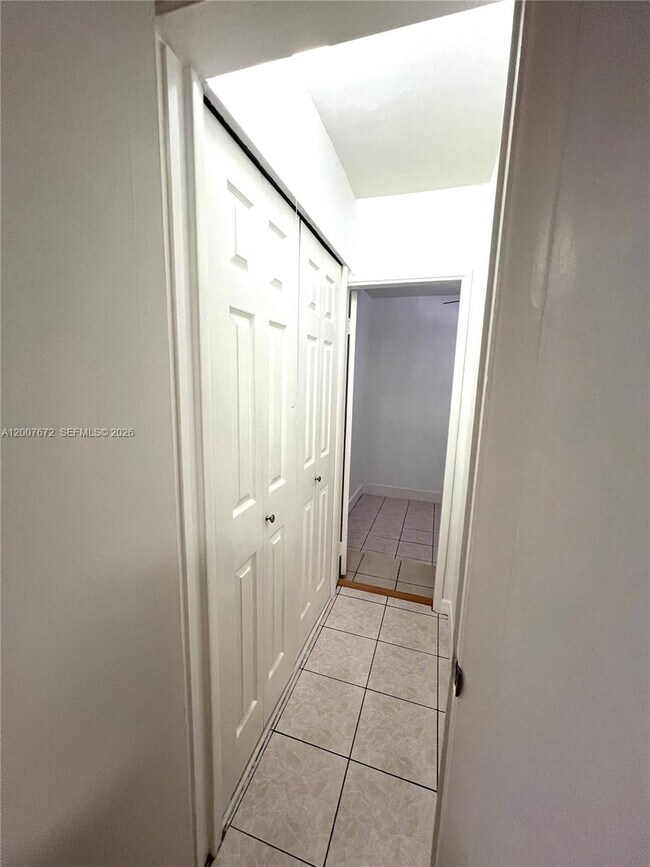 Building Photo - 1730 Washington St