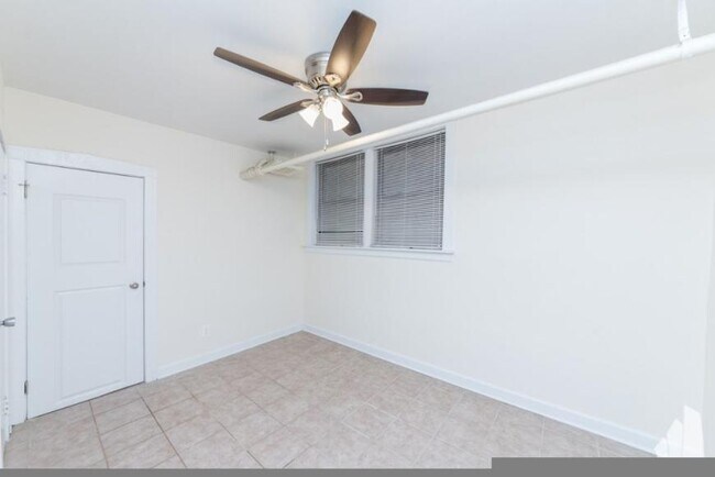 Building Photo - 2 bedroom in Chicago IL 60625