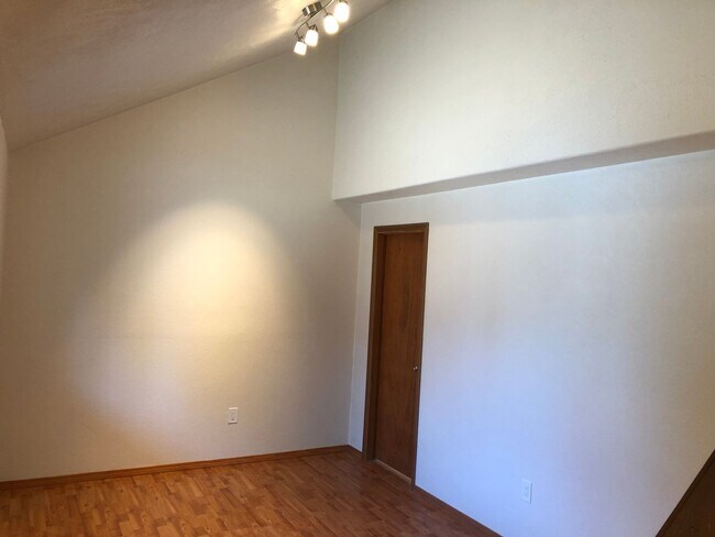 Building Photo - 2660 Edison St