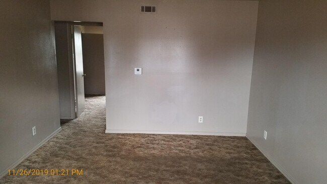 Building Photo - 405 S Fulton St