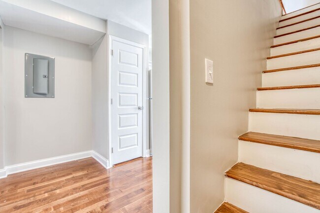 Building Photo - 1623 E Baltimore St