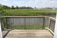 Building Photo - River Drive Townhomes