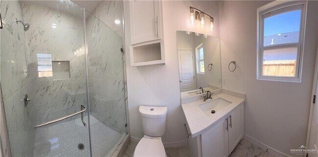 Building Photo - 20 Selena St