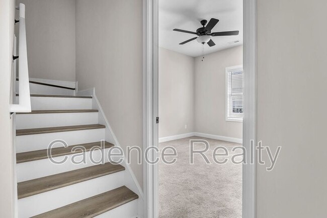 Building Photo - 1626 Grey Cliff Run