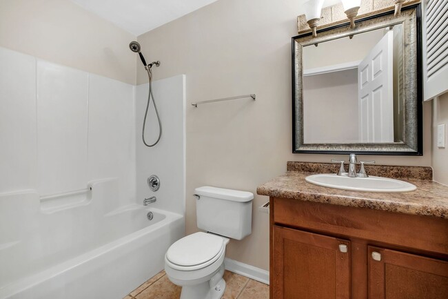 Building Photo - Cozy 3 Bedroom, 2 Bathroom abode with 2 car garage