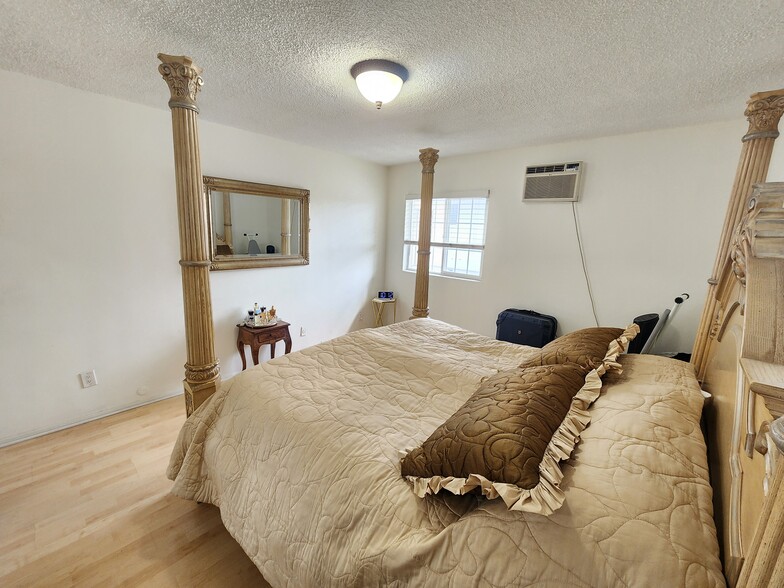 Building Photo - 6904 Radford Ave