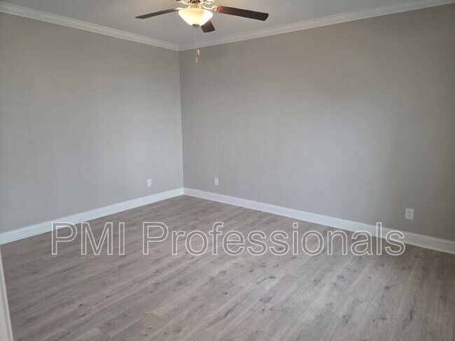 Building Photo - 1022 Stoneleigh Ln