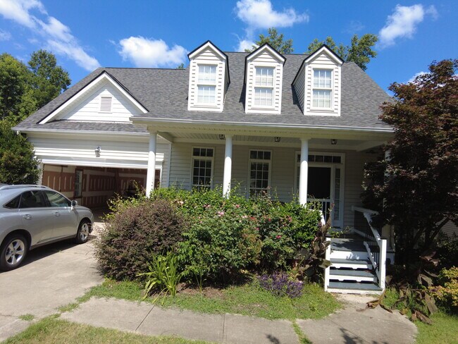 Building Photo - 600 Deacon Ridge St