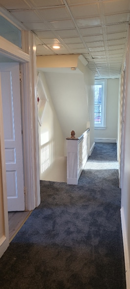 Building Photo - 204 Cadwalader Ave