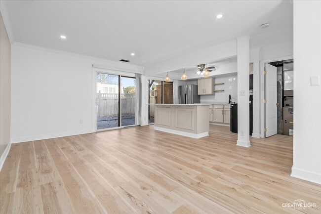 Building Photo - 34W 657 Elm Ct