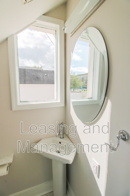 Building Photo - 25 Ashley Ave