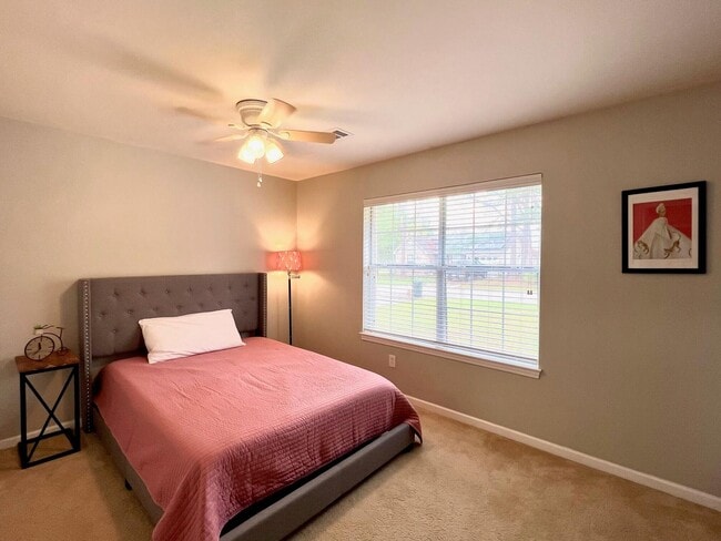 Building Photo - 30 Bay Walk Ct