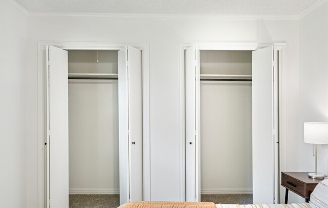 Building Photo - 3 Bed / 2 Bath in Central Tulsa!