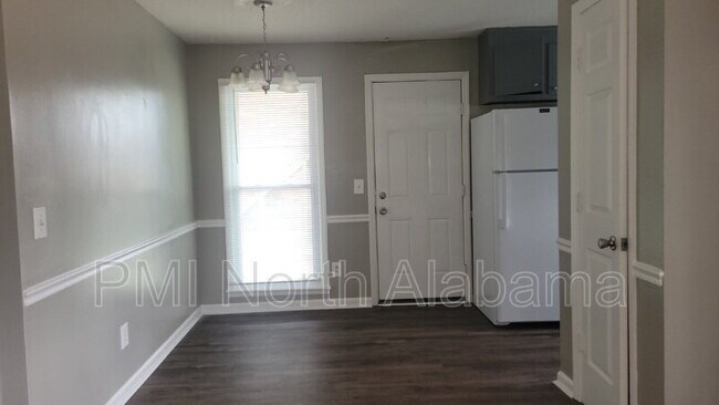 Building Photo - 4428 Bonnell Dr NW