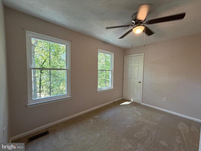 Building Photo - 184 Fargo Rd