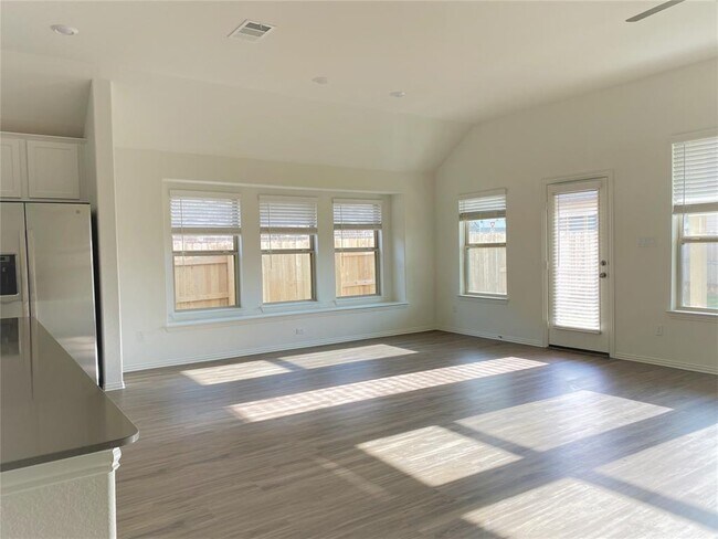 Building Photo - 1309 Terrace View Dr