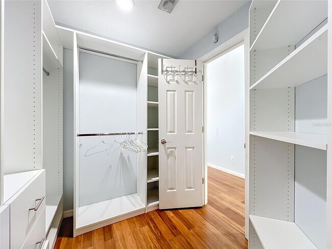 Building Photo - 3020 Hartland Ct