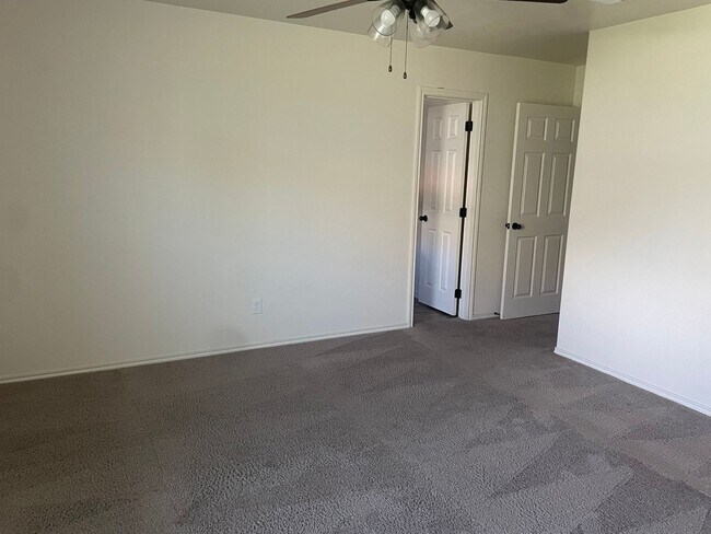Building Photo - 2409 Alterman Dr