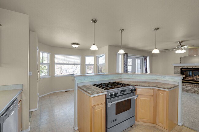 Building Photo - Pinon Valley 2 story 3 bedroom home