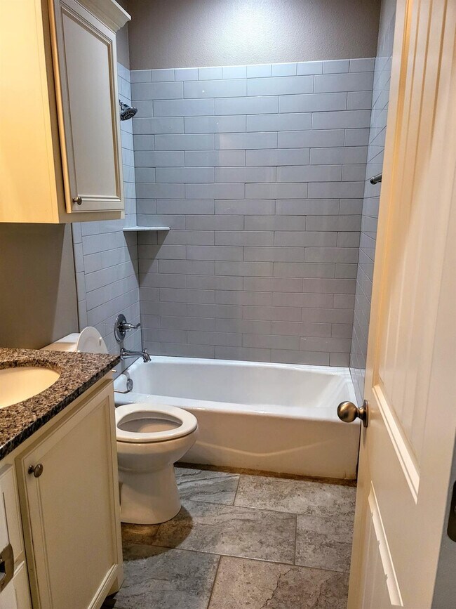 Building Photo - 2219 Quitman Ave