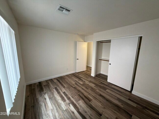 Building Photo - 12710 W Ash St