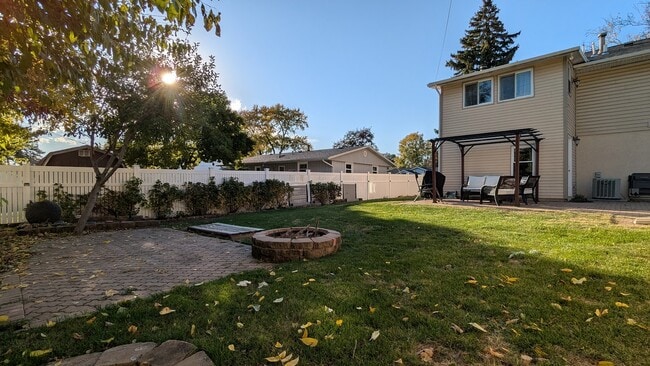 Building Photo - 717 Geneva Ave