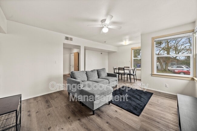 Building Photo - 51 S Arizona Ave