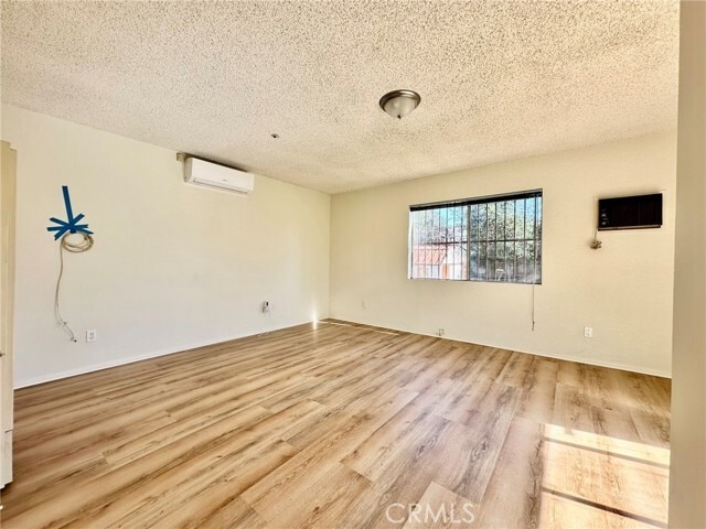Building Photo - 904 S Ramona St