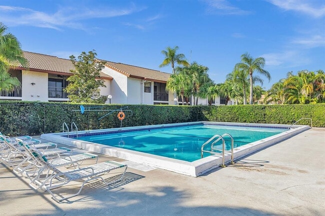 Building Photo - 22017 Palms Way