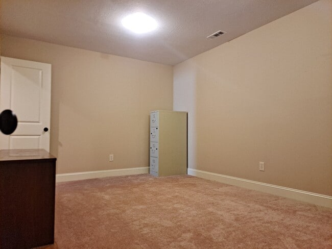 Building Photo - 12170 Inglecrest Ln