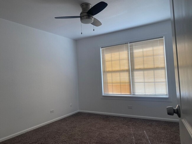 Building Photo - Charming 3BR Condo in Denver