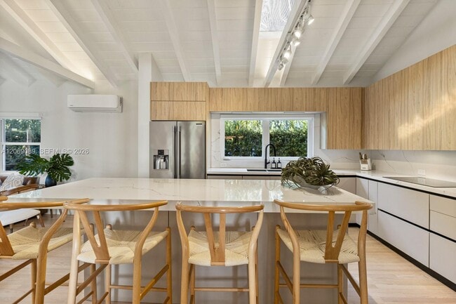 Building Photo - 4011 Hardie Ave