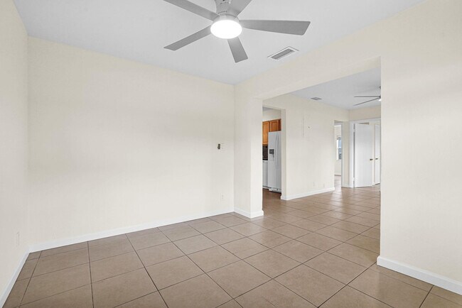 Building Photo - 261 NE 45th St