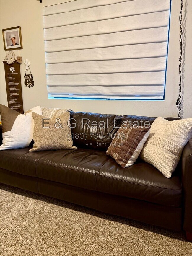 Building Photo - 8617 E Larkspur Dr