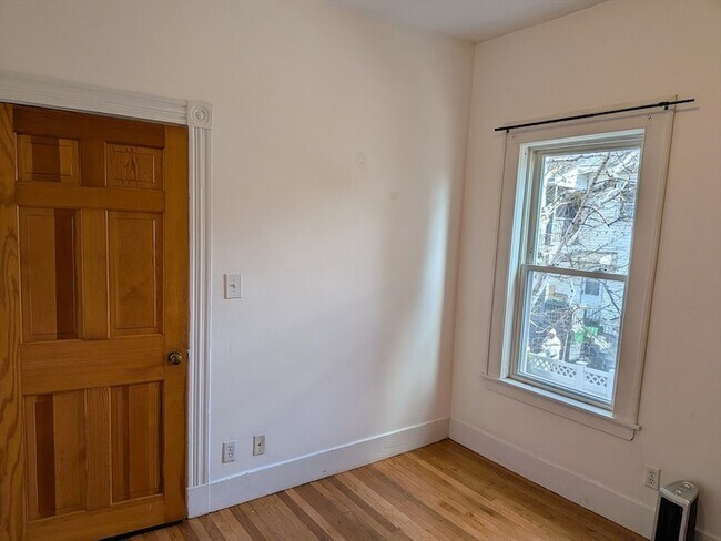 Building Photo - 12 Newbern Ave