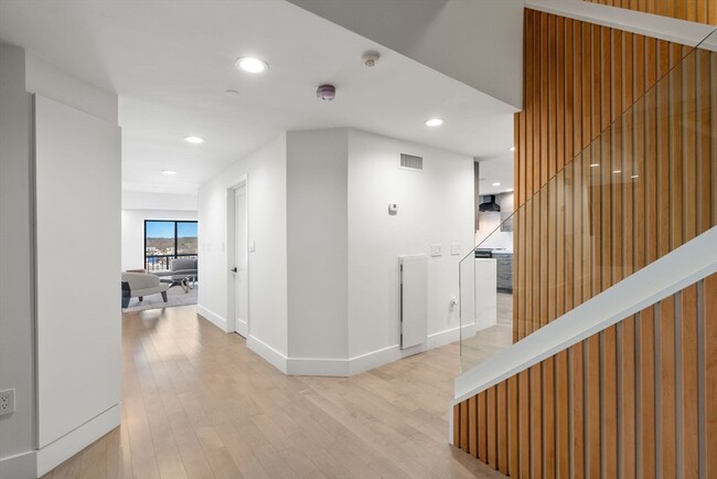 Building Photo - 65 Lake Ave