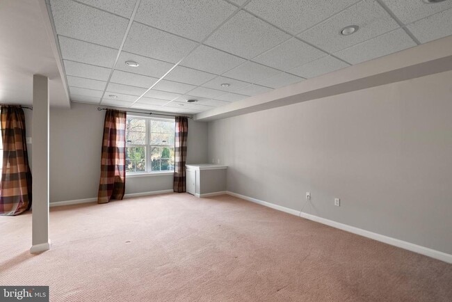 Building Photo - 123 Hearthstone Ln