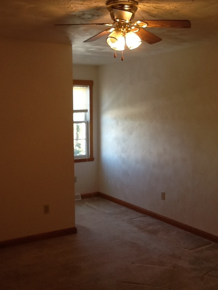 Building Photo - 833 Lowell Ave