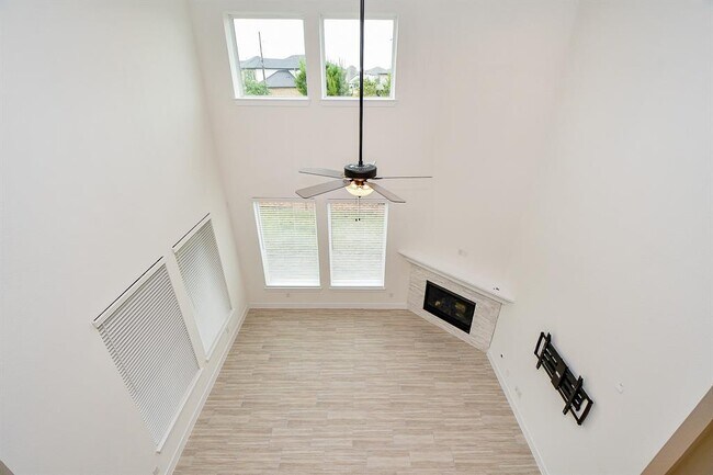Building Photo - 7319 Bayberry Crescent Ln