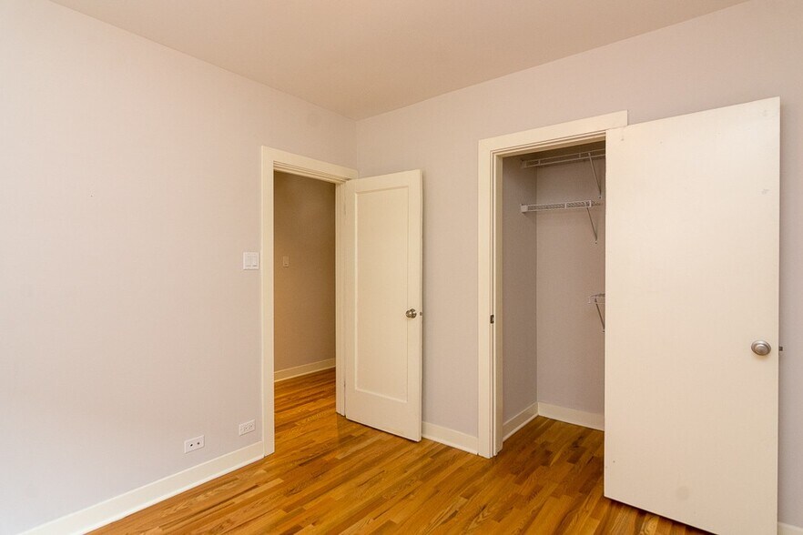 Building Photo - 557 W Arlington Pl