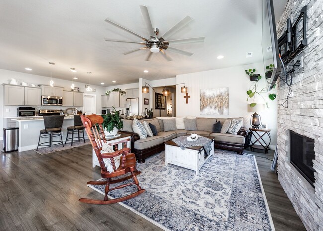 Building Photo - Luxury Ranch-Style Home for Rent | Wolf Ranch | D20 Schools | Pikes Peak Views