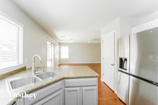 Building Photo - 12956 N Steamboat Dr